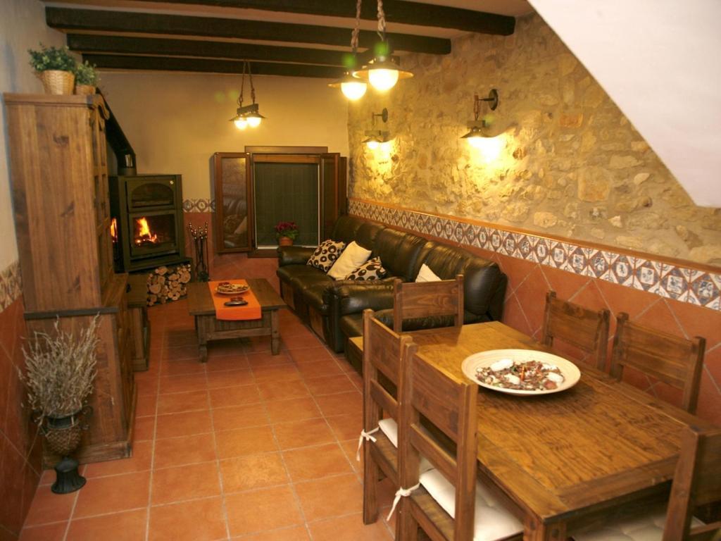 Casa Rural El Planet de Maella: Jacuzzi Retreat Near Peñíscola and Morella Chert Exterior photo